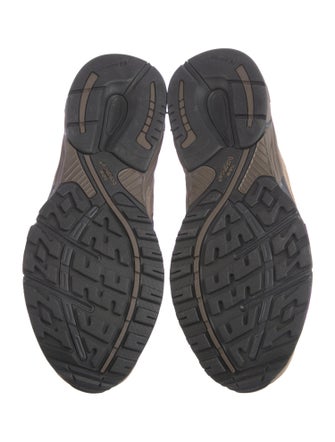 New Balance Suede Colorblock Pattern Athletic Sneakers