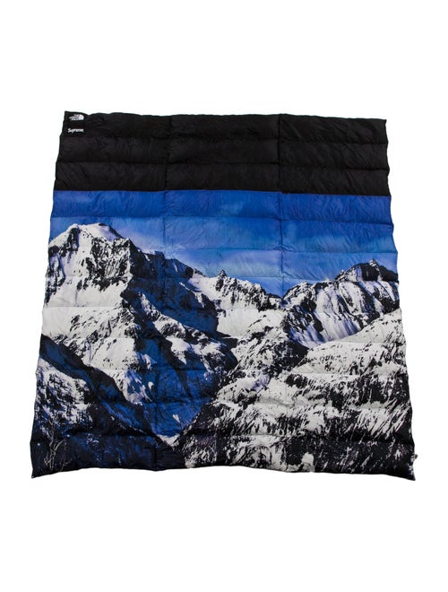 The North Face x Supreme The North Face x Supreme Mountain Print Blanket
