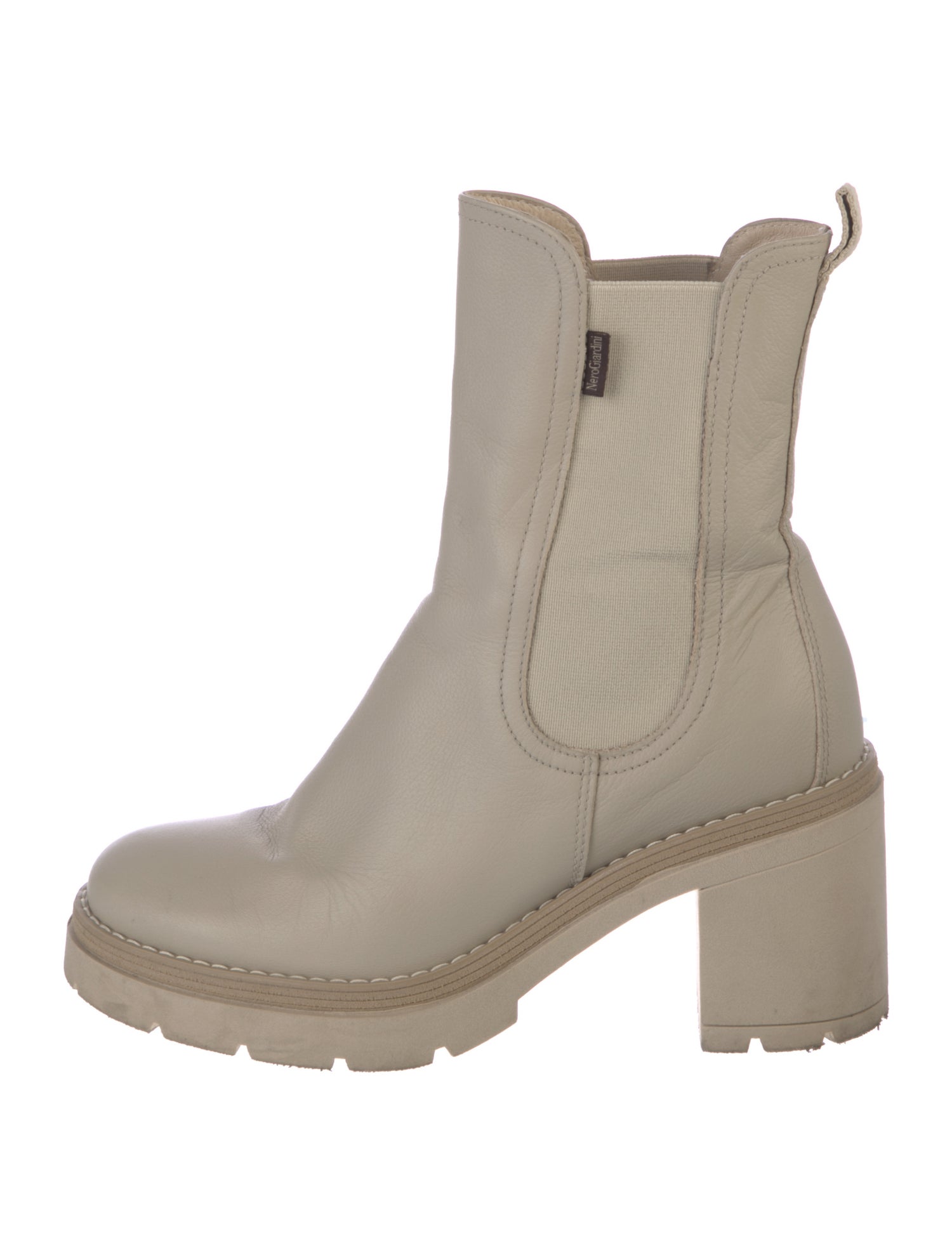 NeroGiardini Leather Chelsea Boots