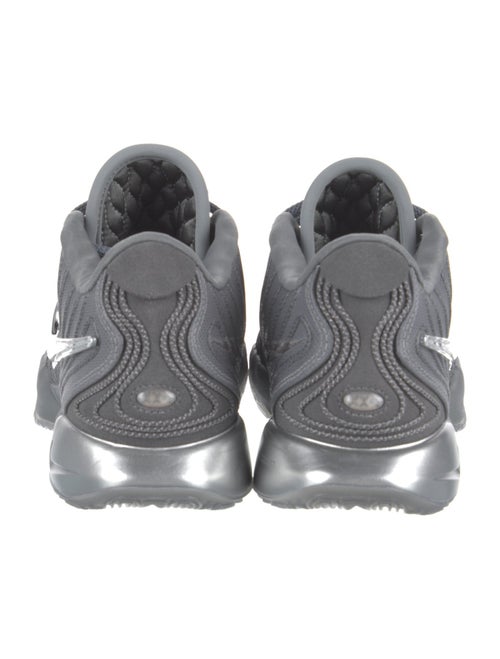 Nike x LeBron LeBron 21 Resilient Sneakers