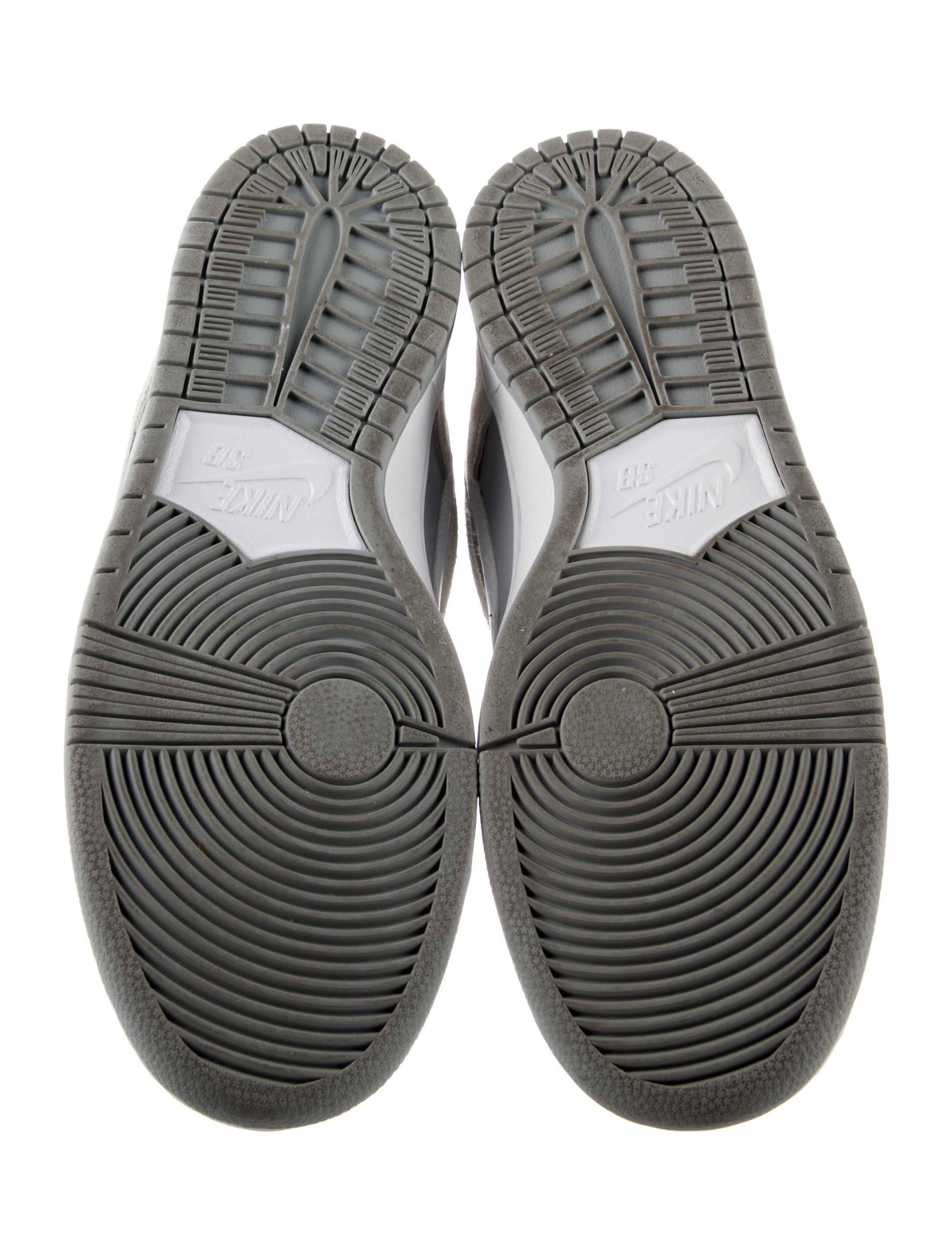 Nike SB Dunk Low 'Summit White Wolf Grey' Athletic Sneakers