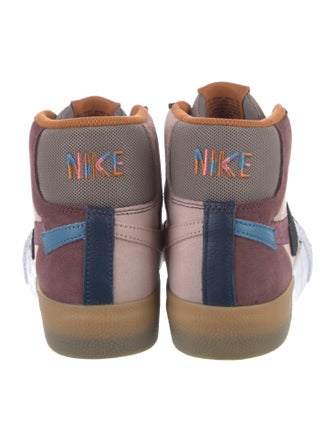 Nike SB Suede Colorblock Pattern Sneakers