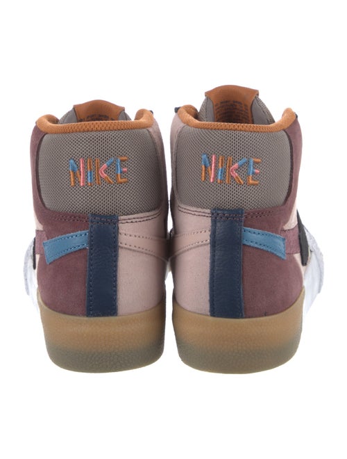 Nike SB Suede Colorblock Pattern Sneakers