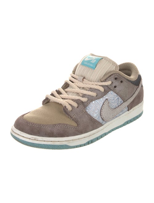 Nike SB Dunk Low 'Big Money Savings' Athletic Sneakers