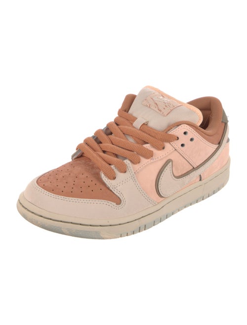 Nike SB Nike SB Dunk Low Sneakers