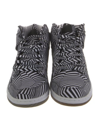 Nike SB Canvas Printed Sneakers