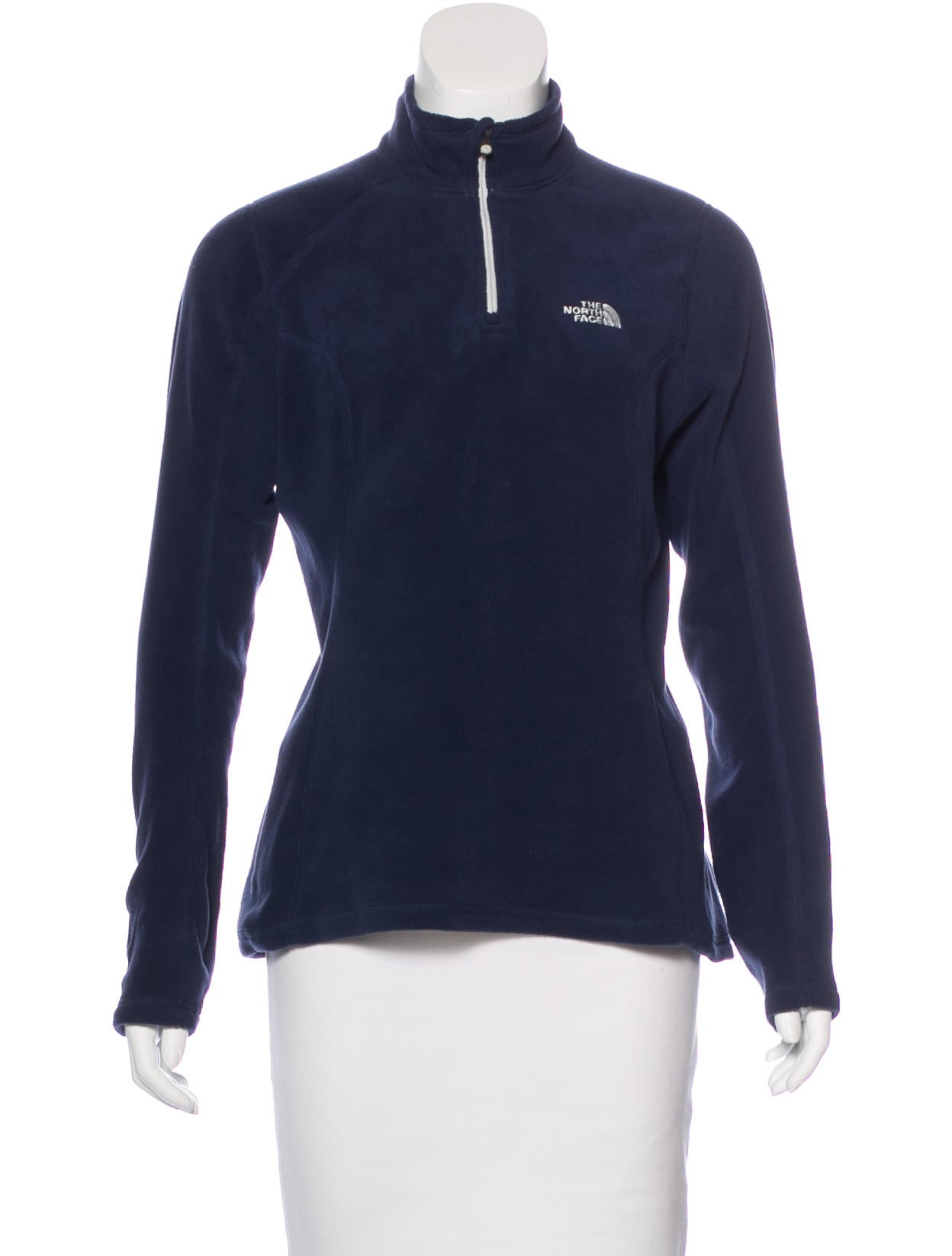 You are here Keep toasty with the help of a fleece sweater or shirt—perfect for running errands on the town or logging miles during your morning run. Women’s fleece jackets and sweaters with brushed interiors feel soft and comfortable when the weather is chilly.