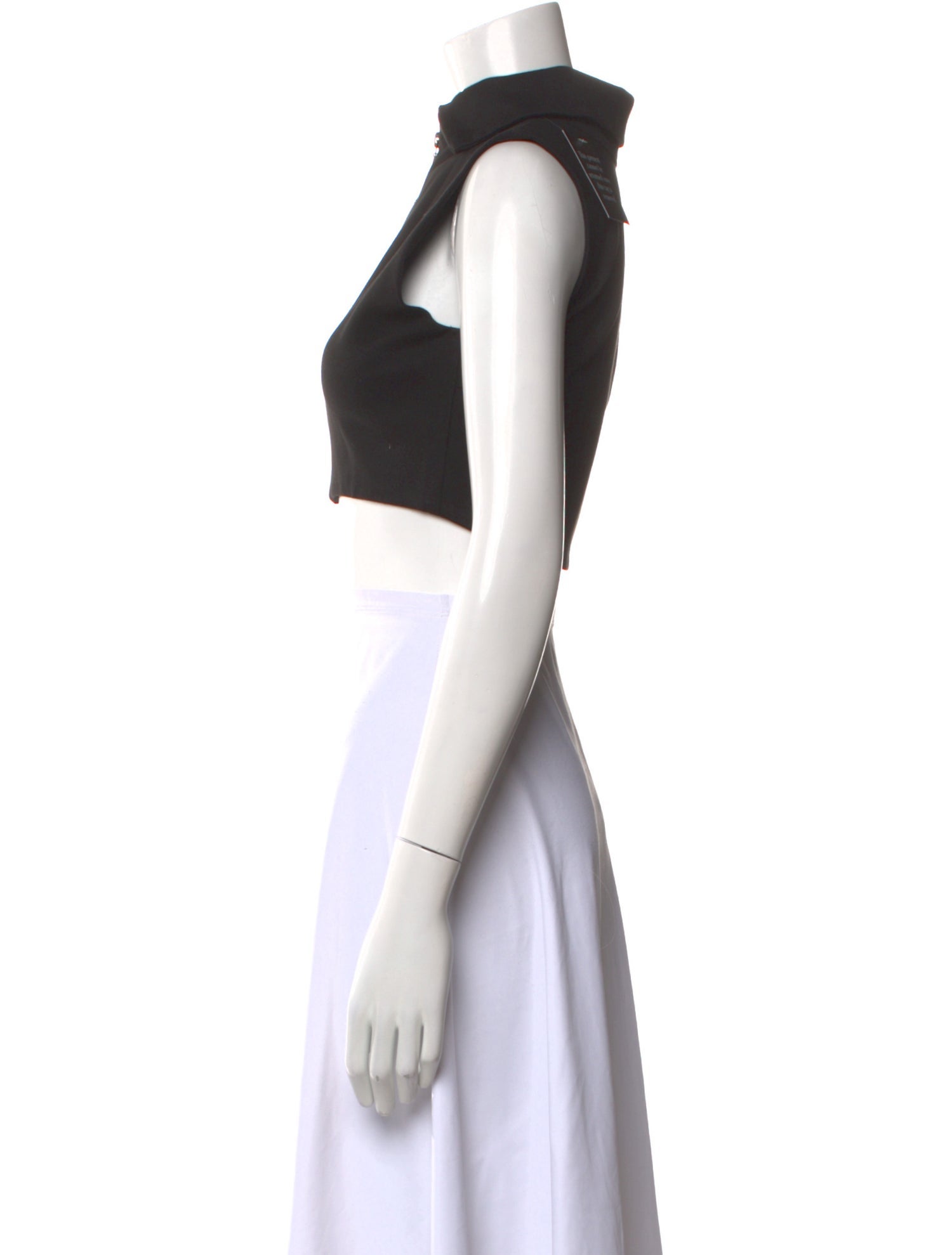 Nonchalant Crew Neck Sleeveless Crop Top