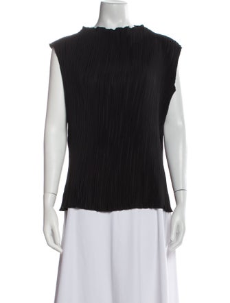 Nonchalant Bateau Neckline Sleeveless Top