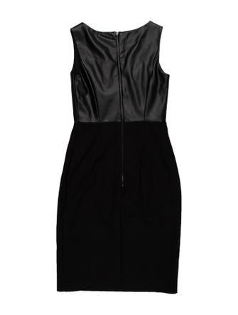 Nuè Scoop Neck Knee-Length Dress