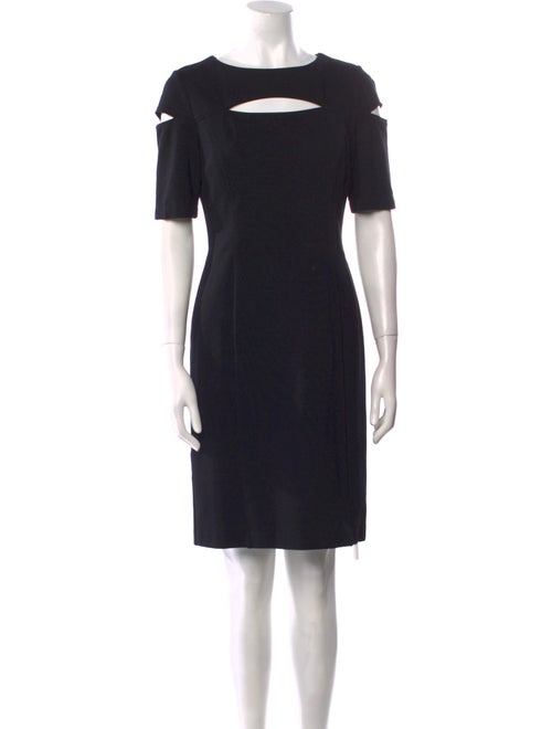 Nuè Bateau Neckline Knee-Length Dress