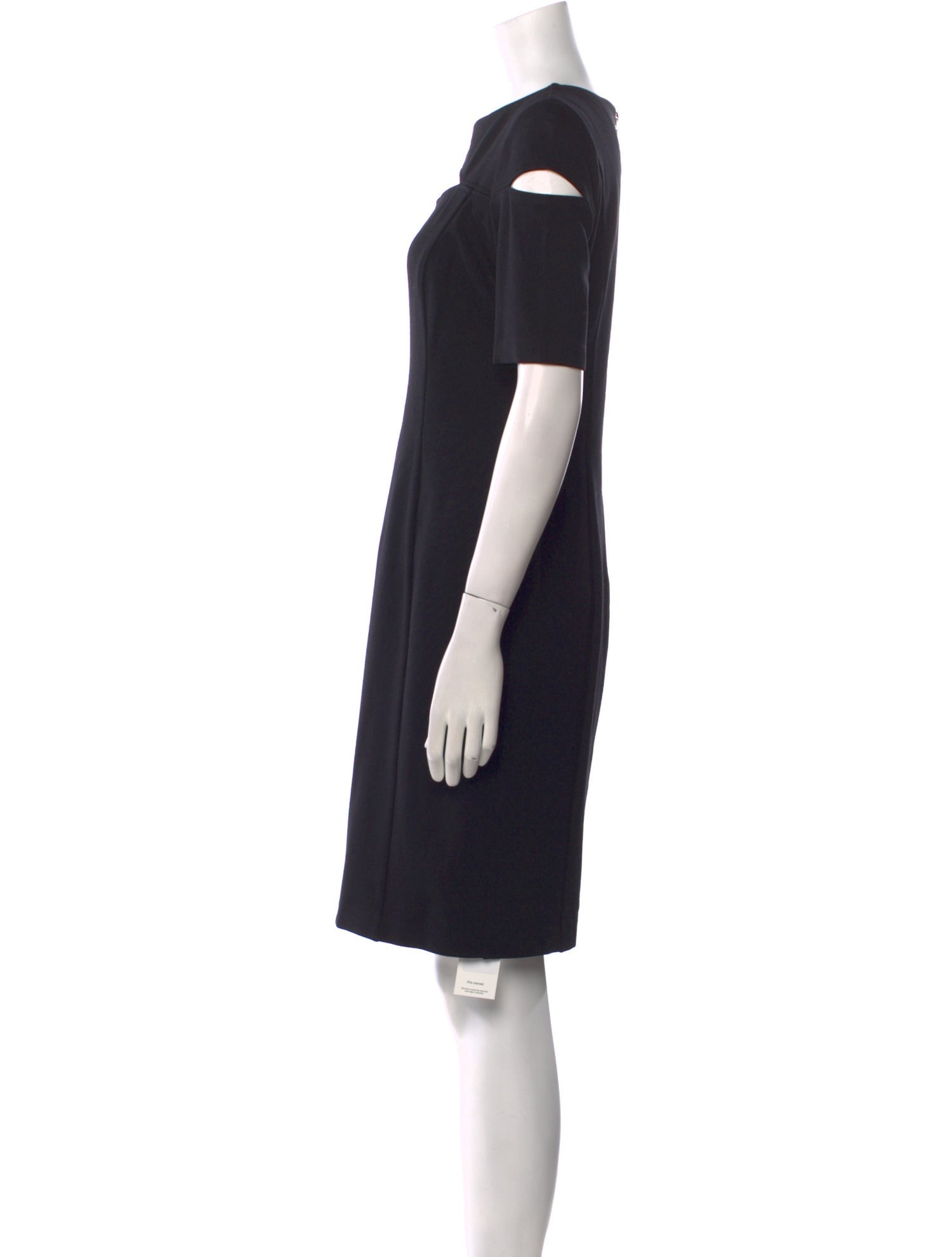 Nuè Bateau Neckline Knee-Length Dress