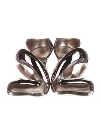 Julian Hakes Cutout Accent Slides