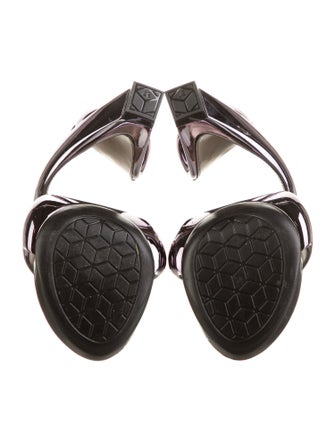 Julian Hakes Cutout Accent Slides