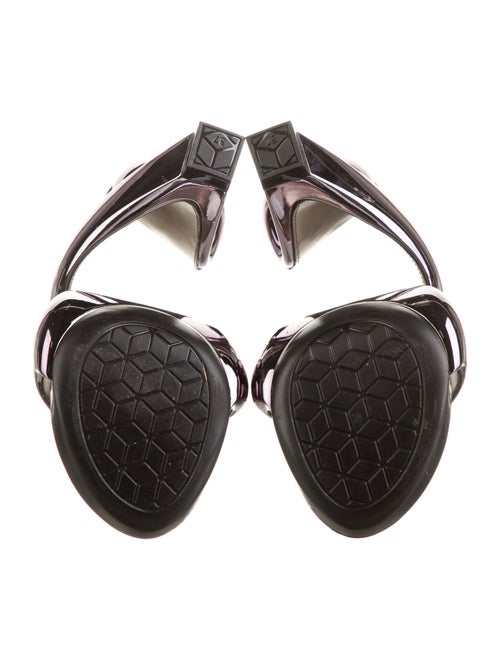 Julian Hakes Cutout Accent Slides