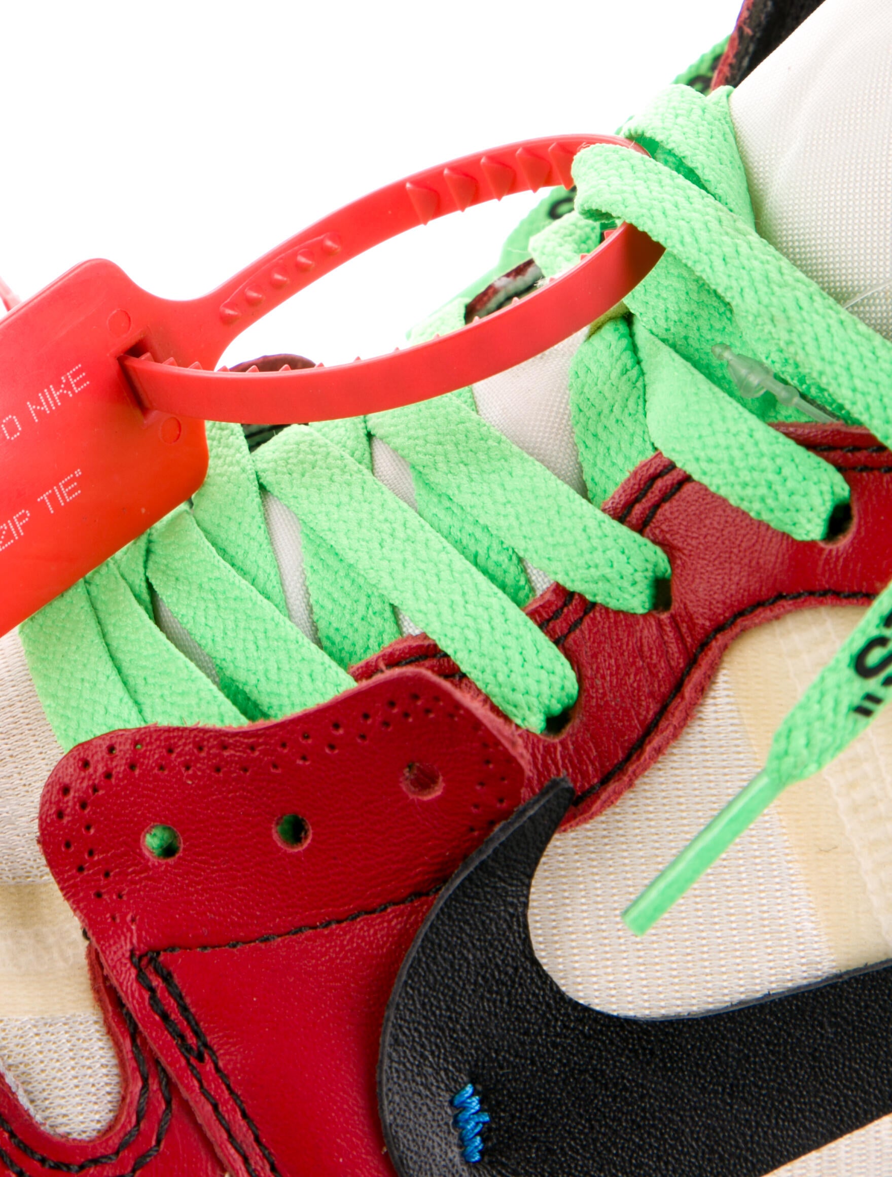 Off-White x Jordan 1 Retro High 'Chicago' Sneakers