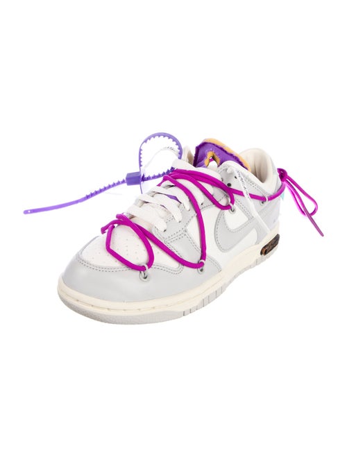 Off-White x Nike Dunk Low Lot 28 Sneakers