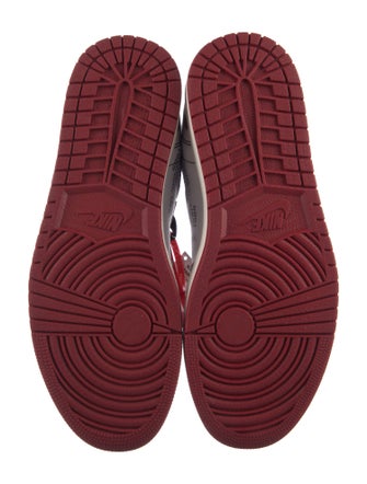 Off-White x Jordan 1 Retro OG 'Chicago' Sneakers