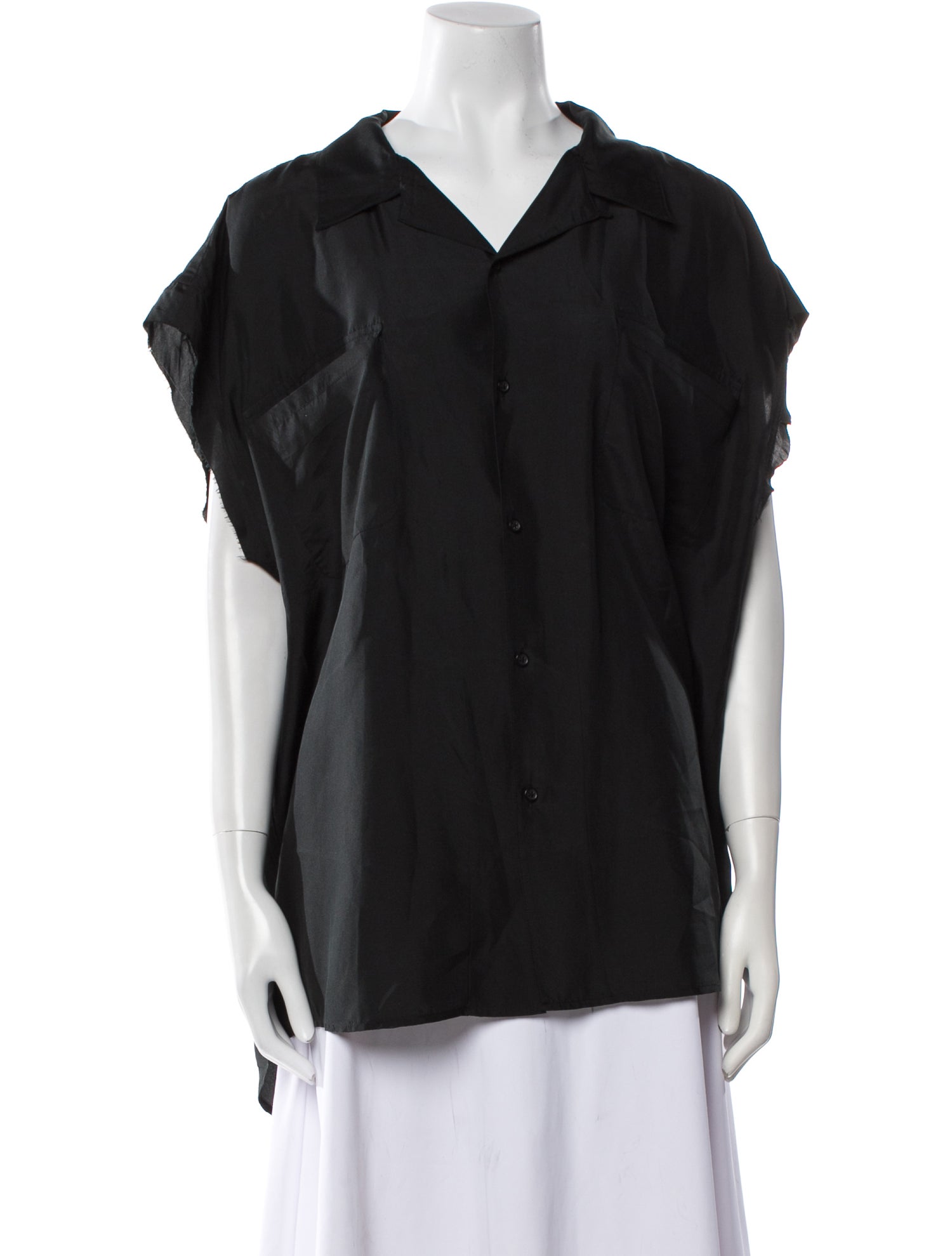 OAK V-Neck Short Sleeve Button-Up Top