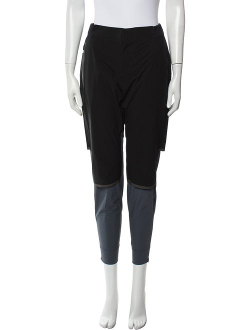 On Tassel Accents Sweatpants