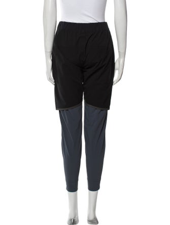 On Tassel Accents Sweatpants