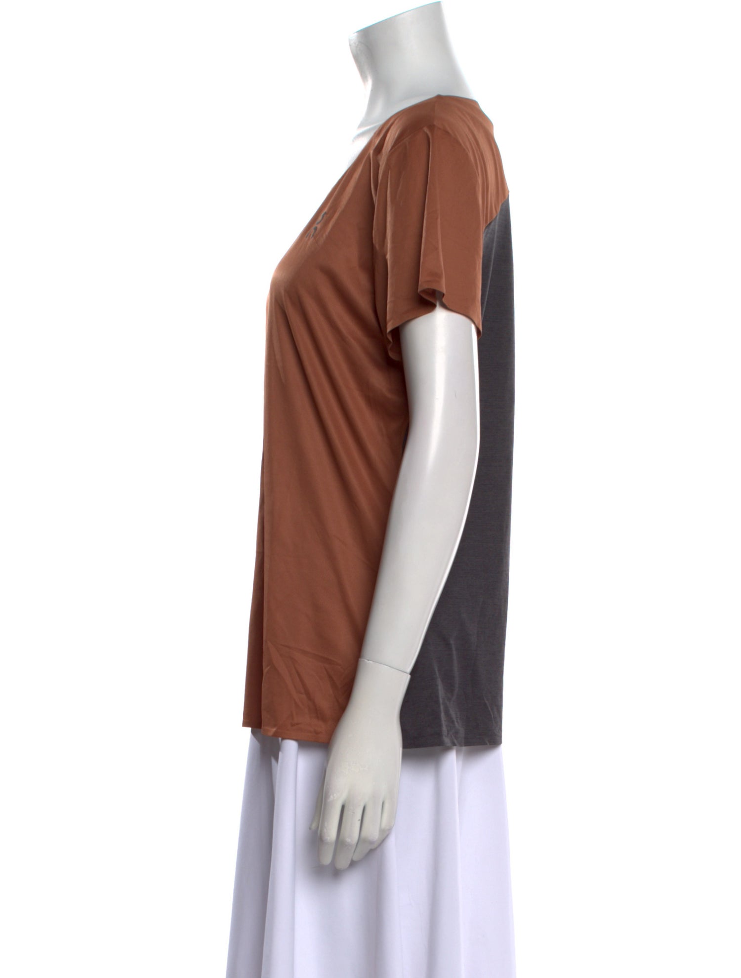 On Scoop Neck Short Sleeve T-Shirt