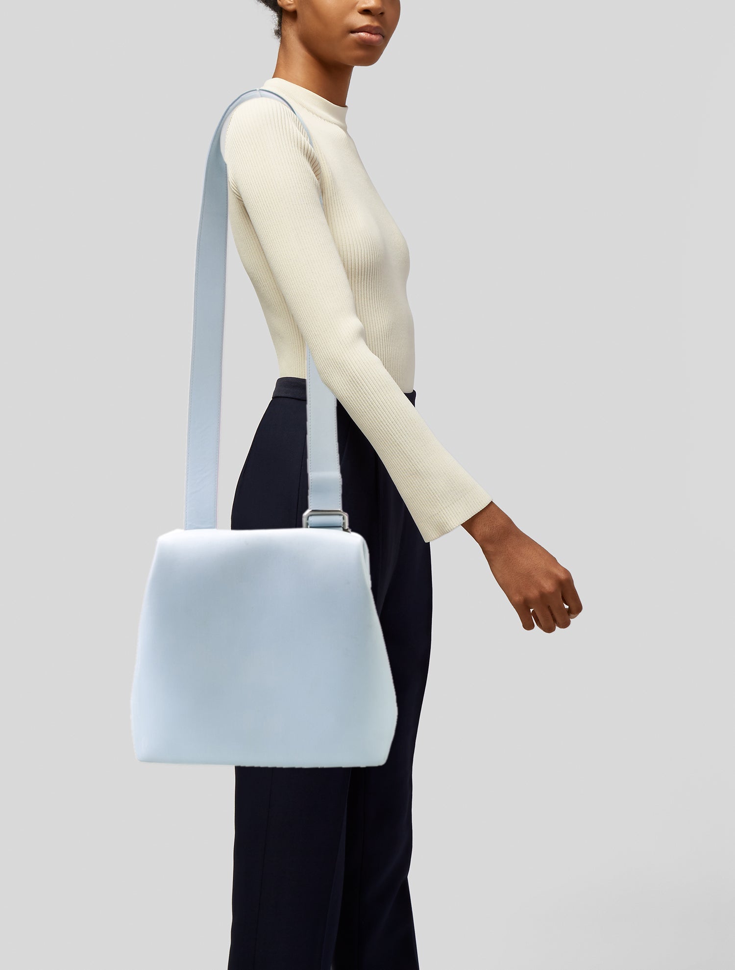 Osoi Leather Messenger Bag