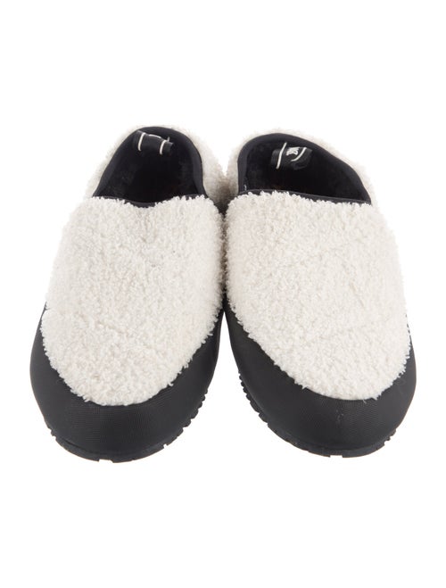 P448 Shearling Mules