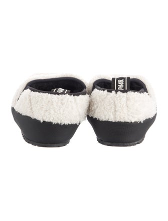 P448 Shearling Mules