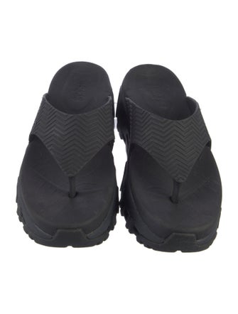 P448 Rubber Flip Flops