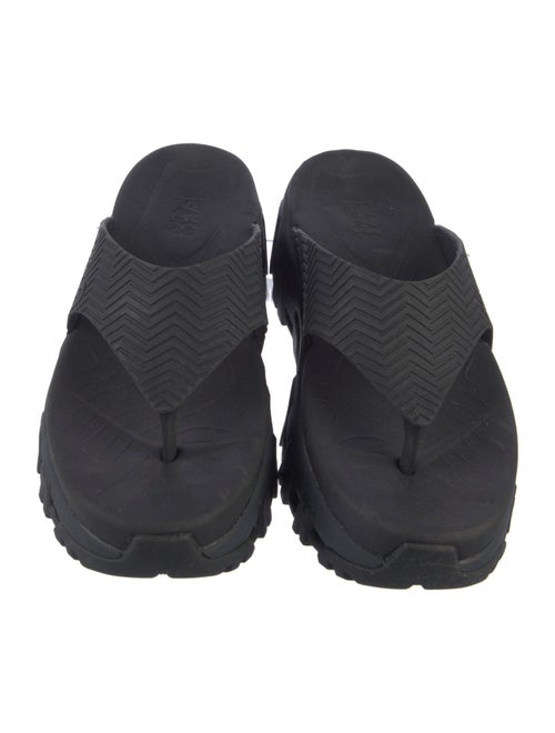 P448 Rubber Flip Flops