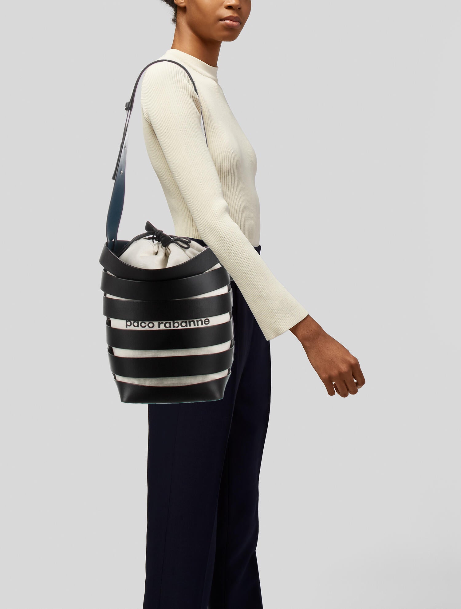 paco rabanne Bucket メタルレザーバケットバッグ Paco Rabanne Cage Leather Bucket Bag - Black Bucket Bags, Handbags