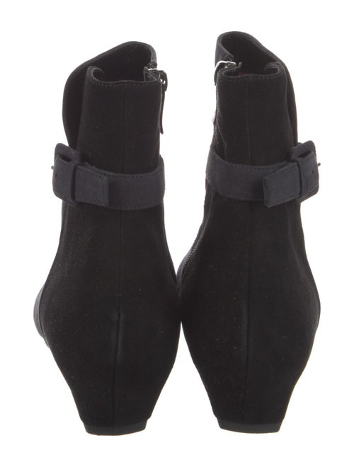 Pas de Rouge Suede Boots