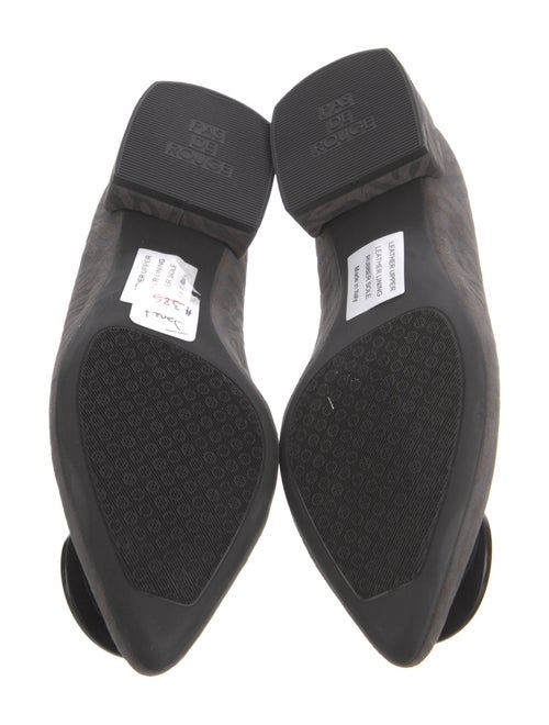 Pas de Rouge Suede Flats