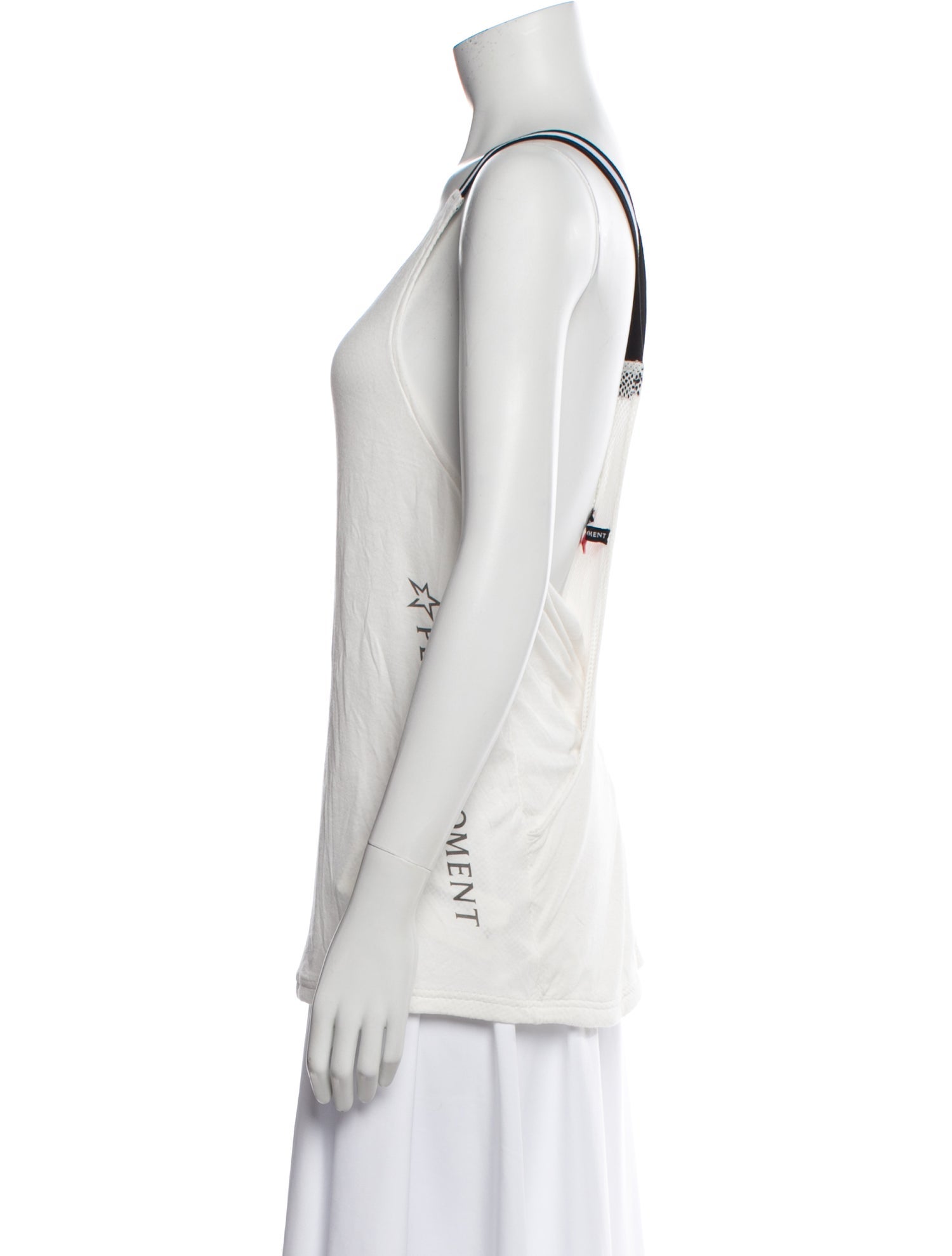 Perfect Moment Scoop Neck Sleeveless Top