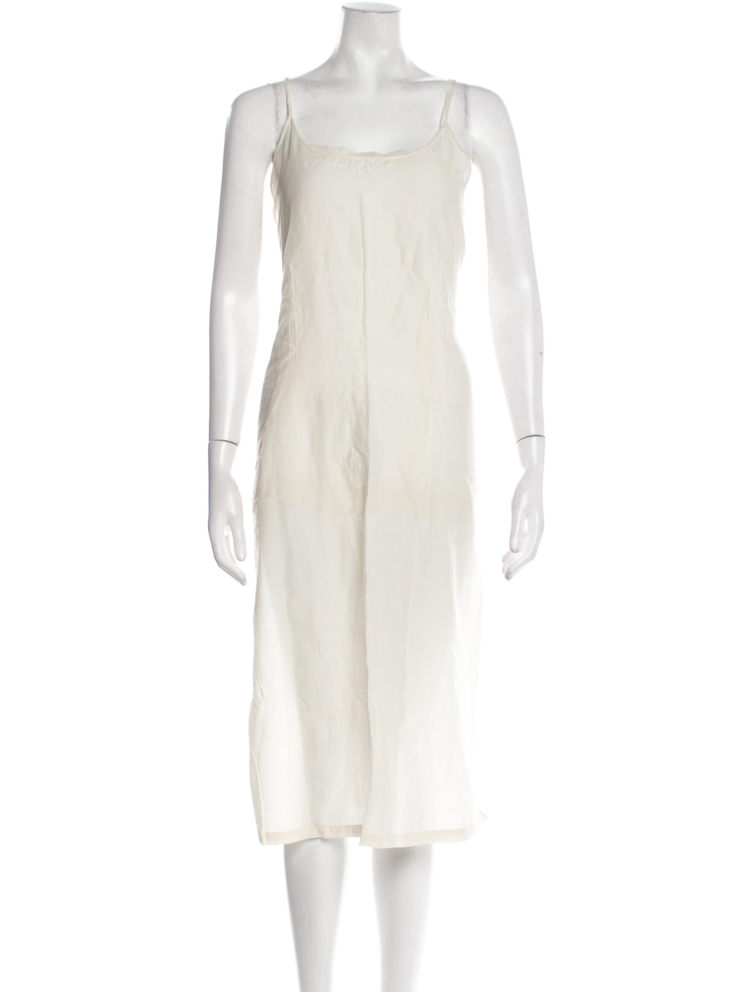 Péro Square Neckline Midi Length Dress