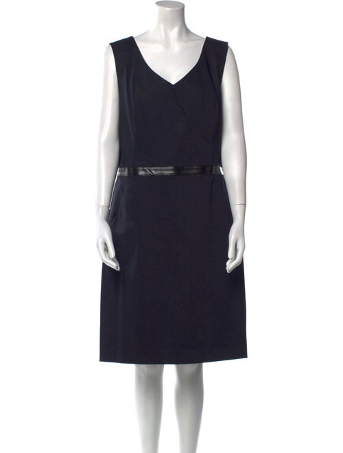 Petrovitch & Robinson V-Neck Knee-Length Dress