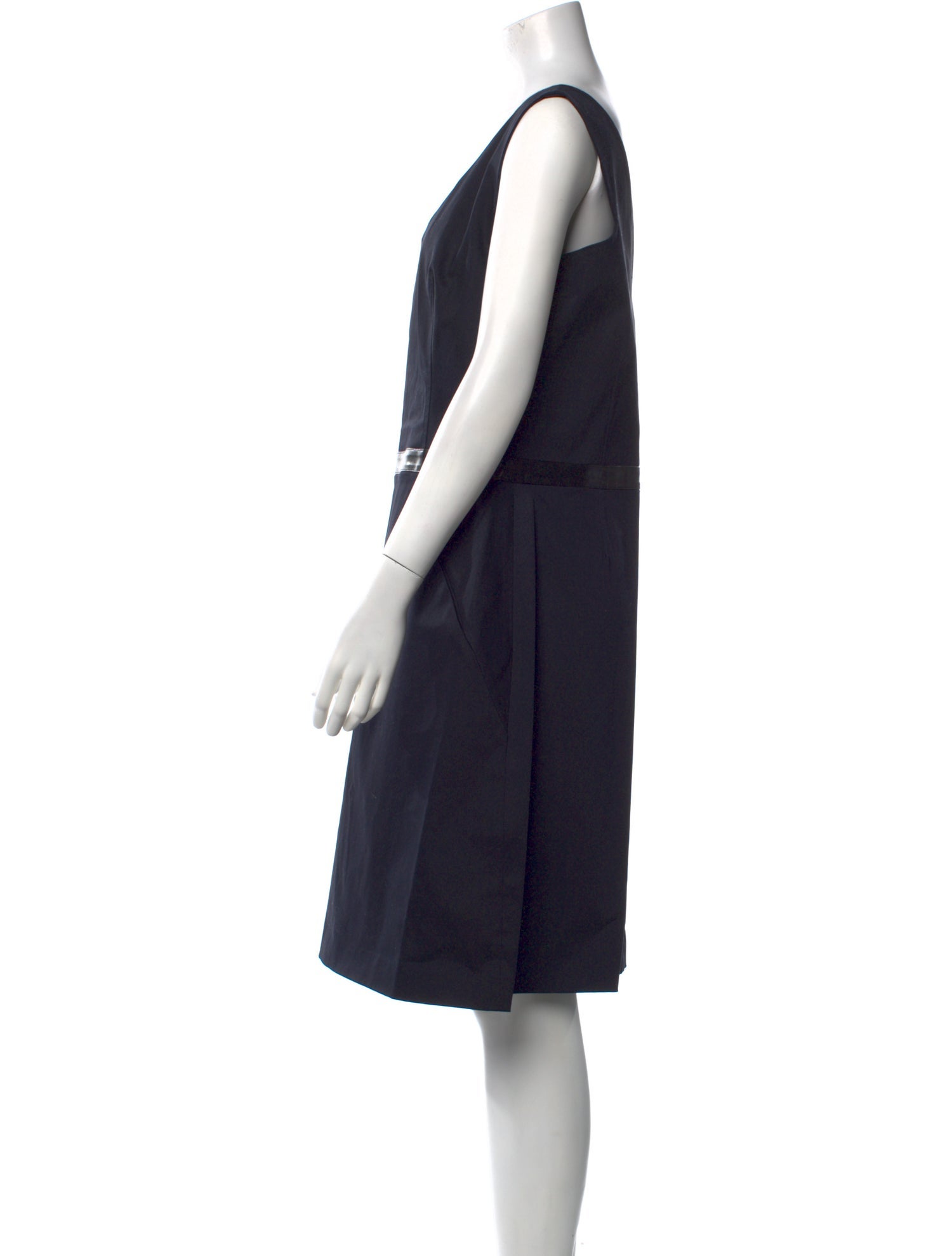 Petrovitch & Robinson V-Neck Knee-Length Dress