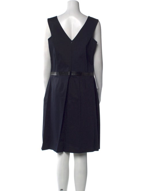Petrovitch & Robinson V-Neck Knee-Length Dress