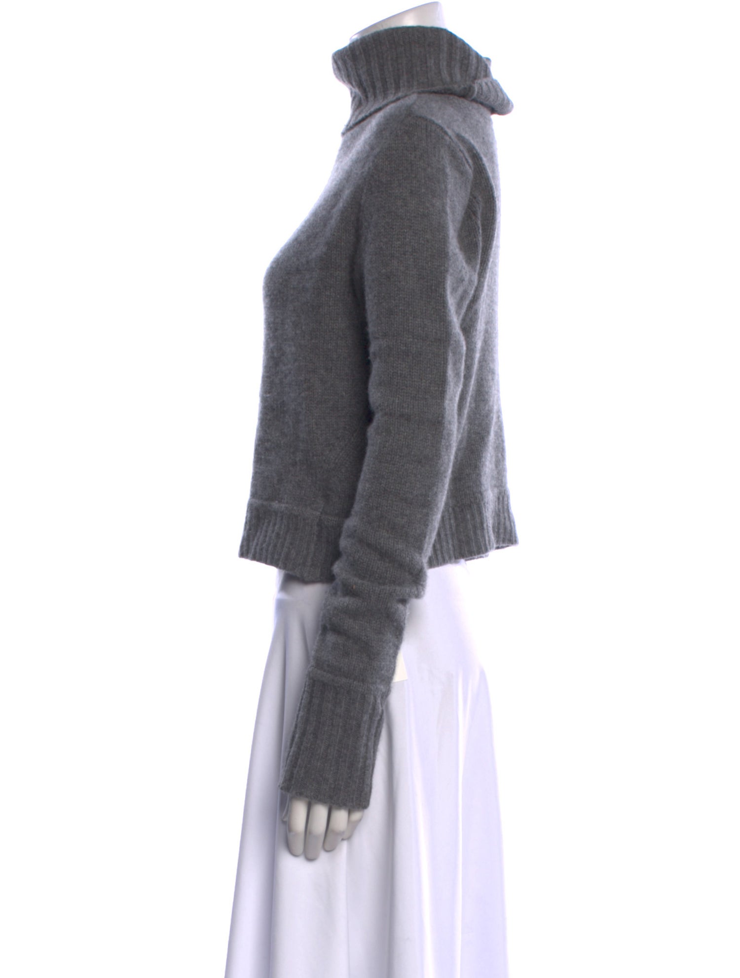 The Perfext Cashmere Turtleneck Sweater