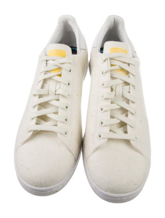 Pharrell Williams x Adidas Sneakers