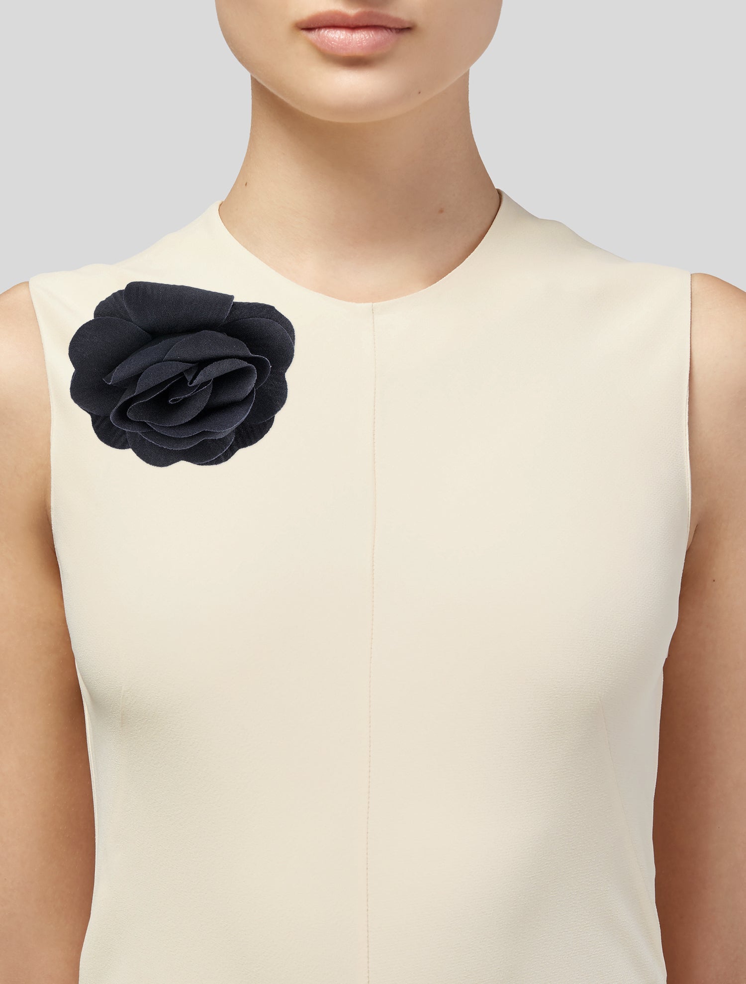 Philosophy di Lorenzo Serafini Patent Leather Large Flower Brooch