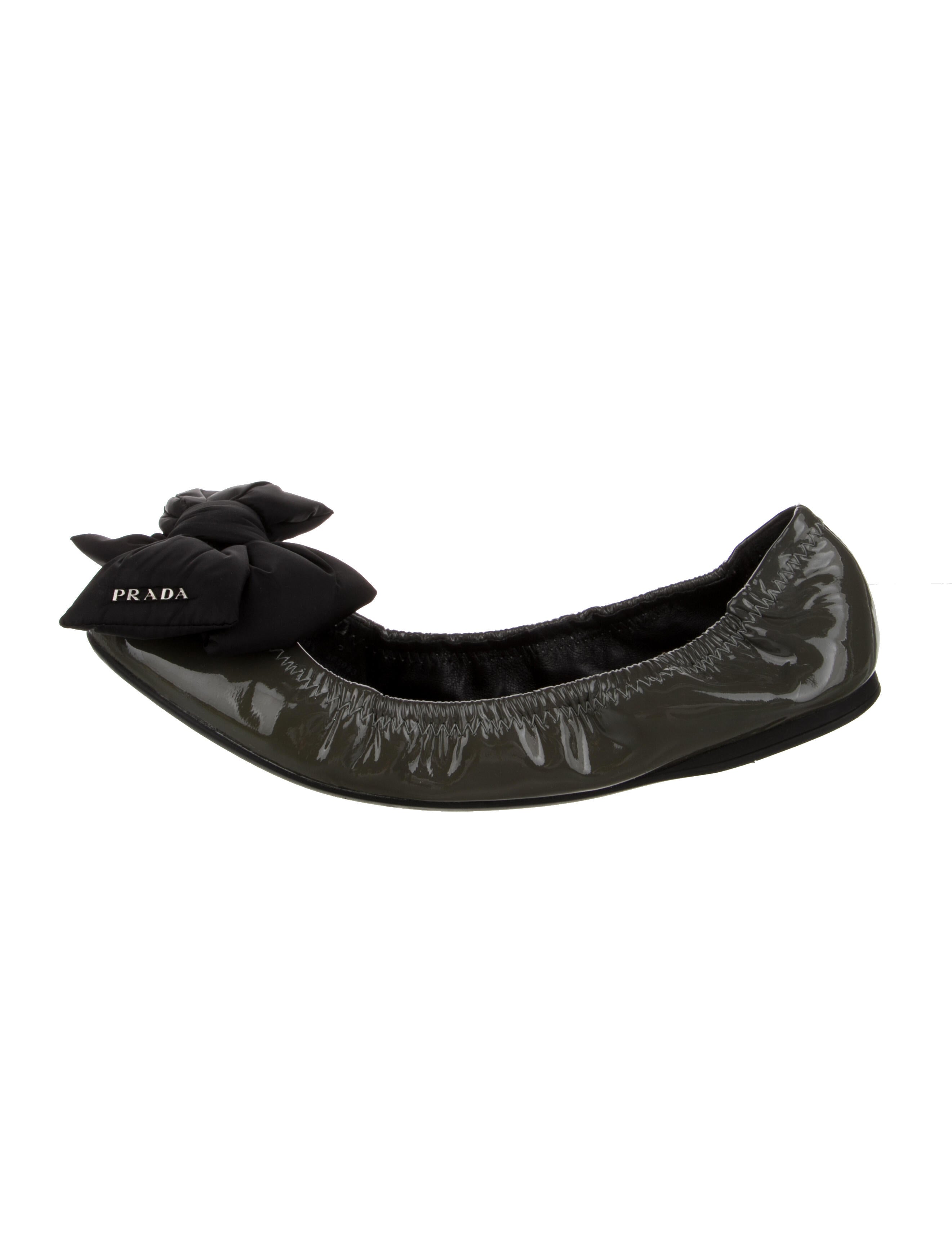 靴 PRADA SPORT Logo flat shoes BLACK Prada Enamel Logo Ballerina Shoes | Black | FARFETCH CA