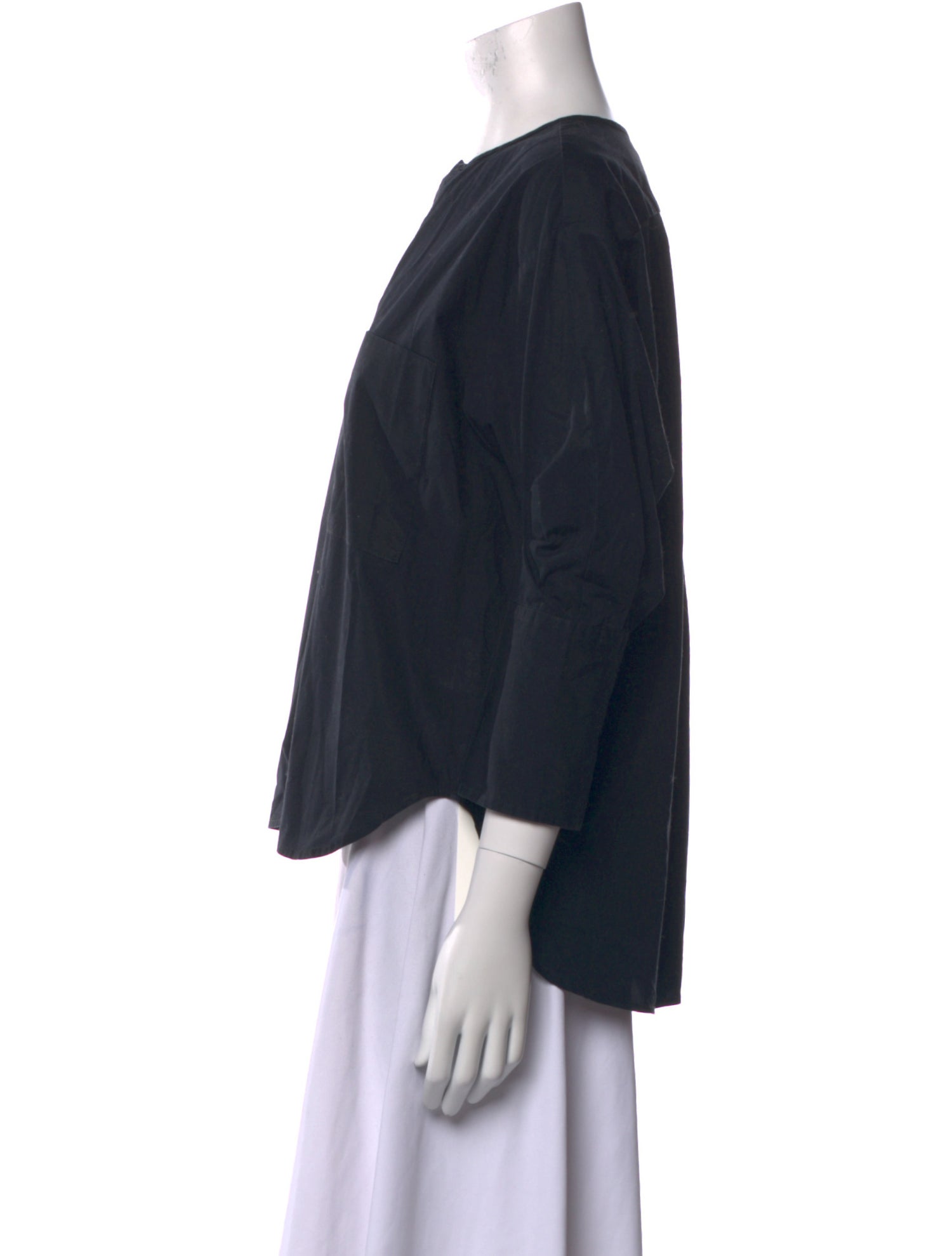 PROCHE Crew Neck Three-Quarter Sleeve Button-Up Top