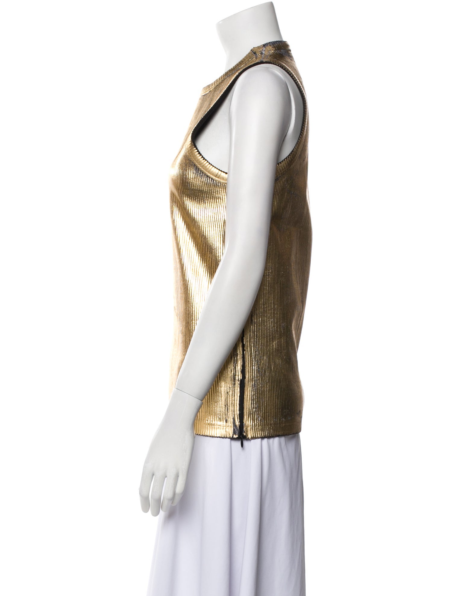 Pushbutton Scoop Neck Sleeveless Top