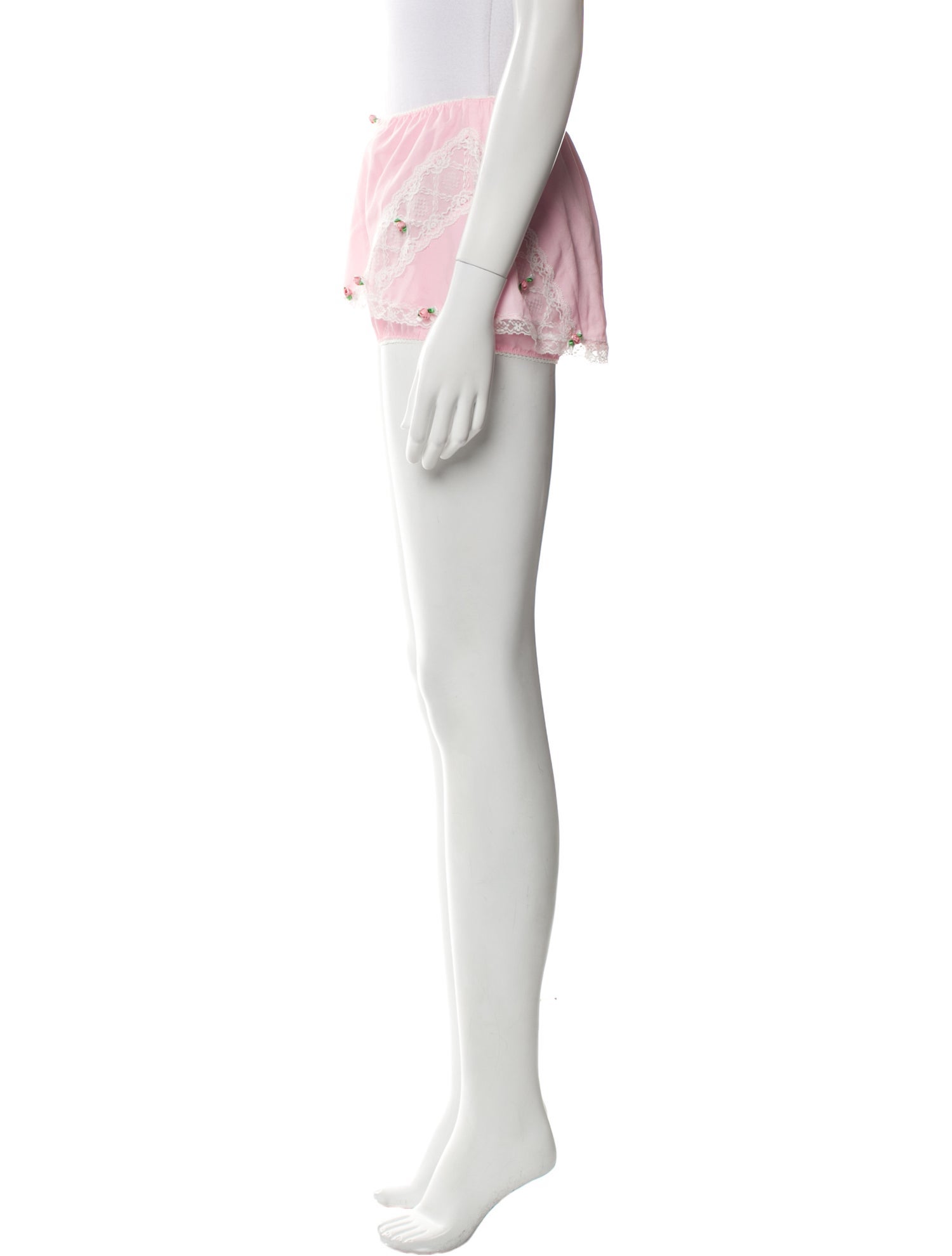 Pushbutton Bow Accents Lounge Set