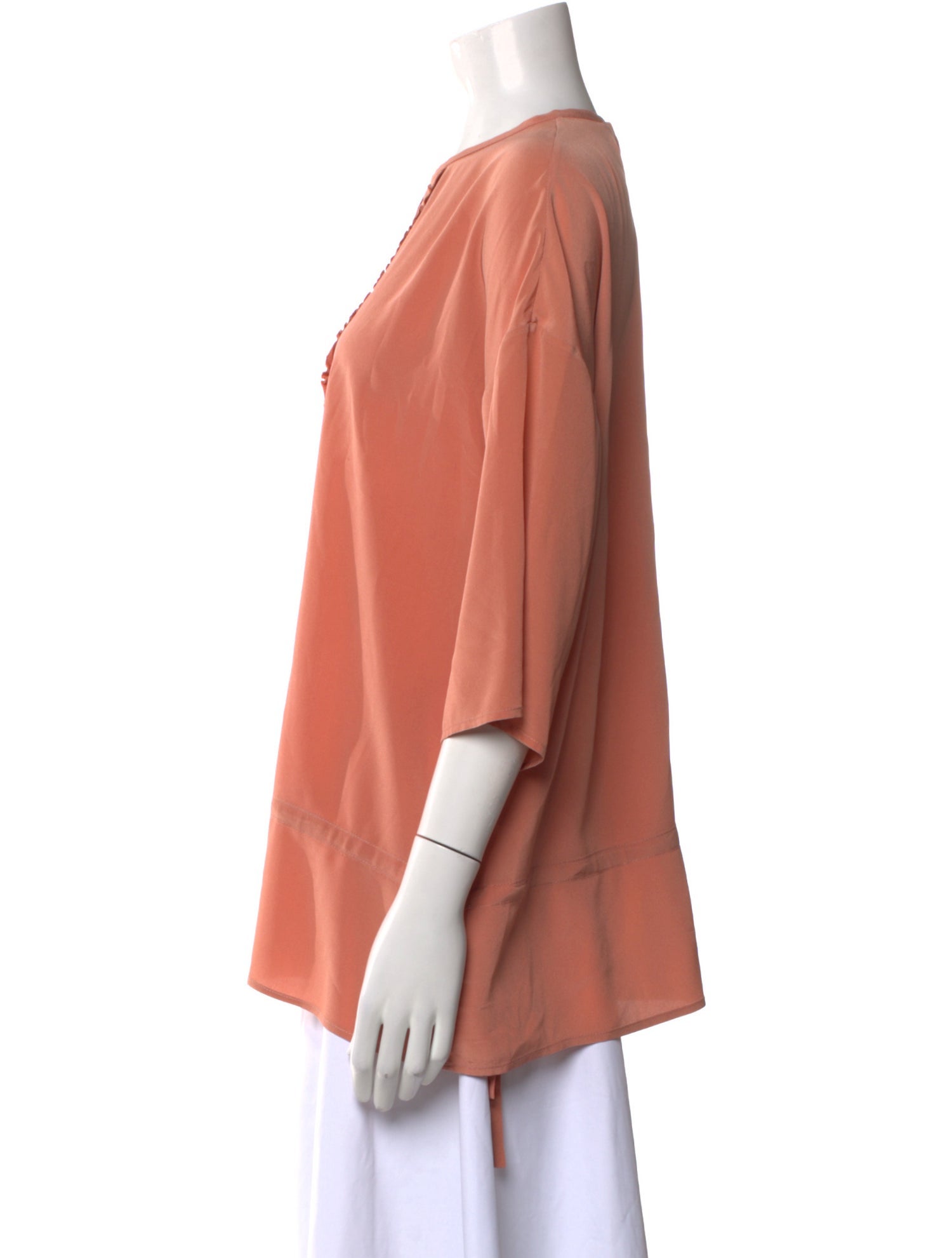 QL2 QUELLEDUE Silk Crew Neck Blouse