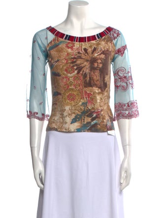 Save The Queen Printed Scoop Neck Crop Top