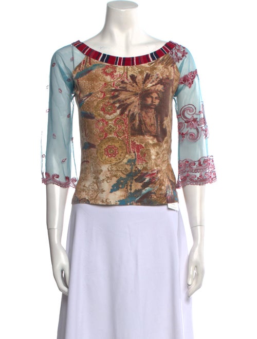 Save The Queen Printed Scoop Neck Crop Top