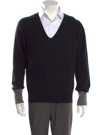 Random Identities V-Neck Long Sleeve Pullover